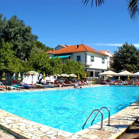 Locazione Turistica Il Borgo Degli Ulivi-4 Διαμέρισμα