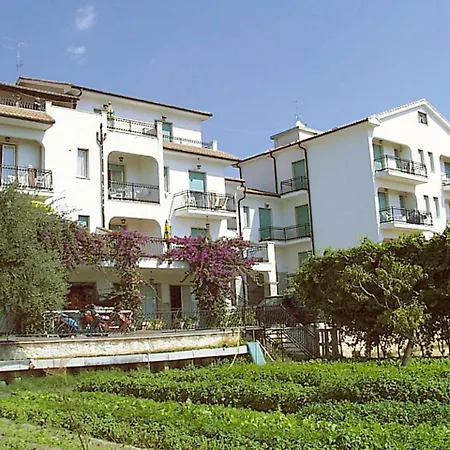 Locazione Turistica Il Borgo Degli Ulivi-4 Διαμέρισμα