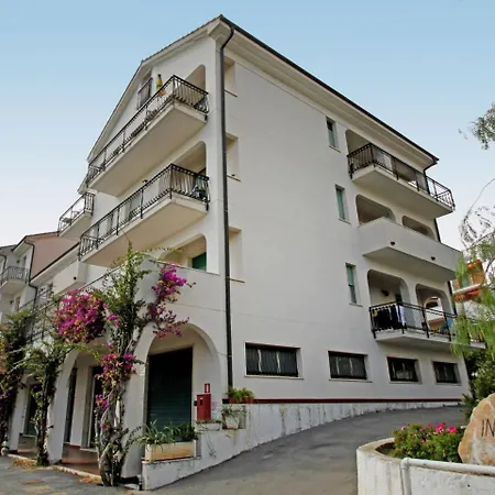 Διαμέρισμα Locazione Turistica Il Borgo Degli Ulivi-4